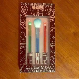 Star Wars makeup brush set - new in box